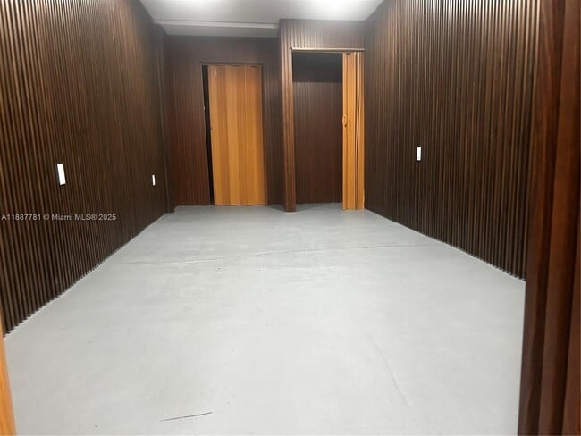Building Photo - 4510 SW 38th St
