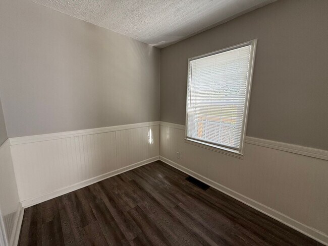 Foto del edificio - Edgewood- Renovated - Garage