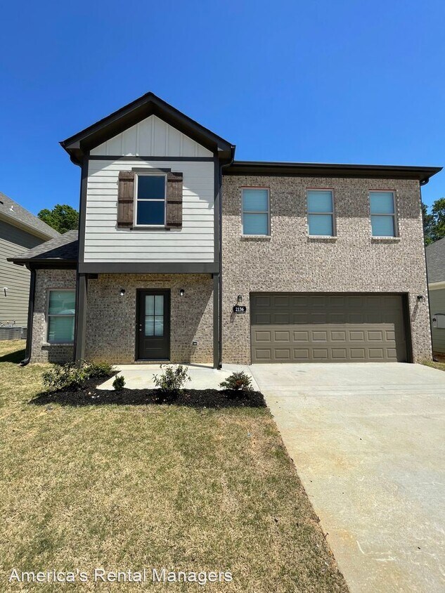 Primary Photo - 5 br, 3 bath House - 2136 Ellsworth Loop Road