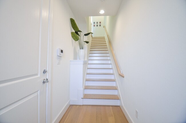 Foto del edificio - 6125 Cottage Grove Lake Dr