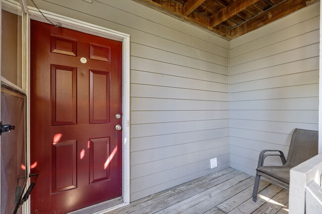 Building Photo - 2505 Stockbridge Dr