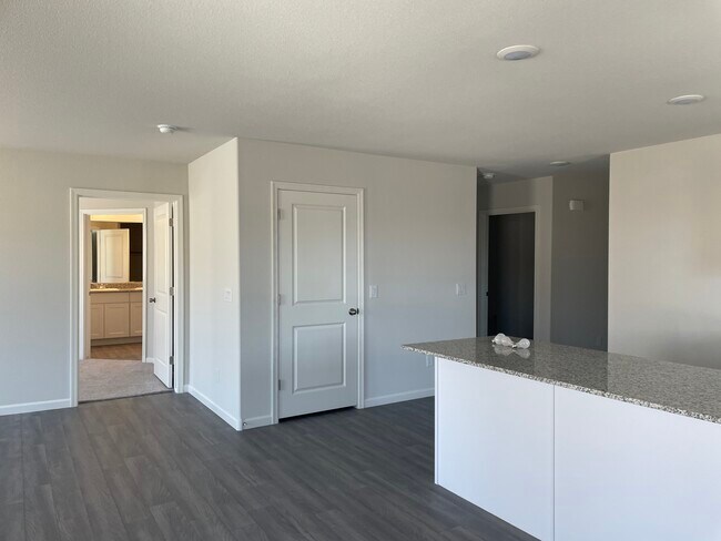 Building Photo - 6509 S Prado Cir