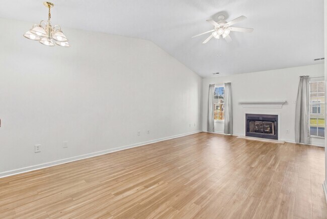 Foto del edificio - 112 Kobe Dr