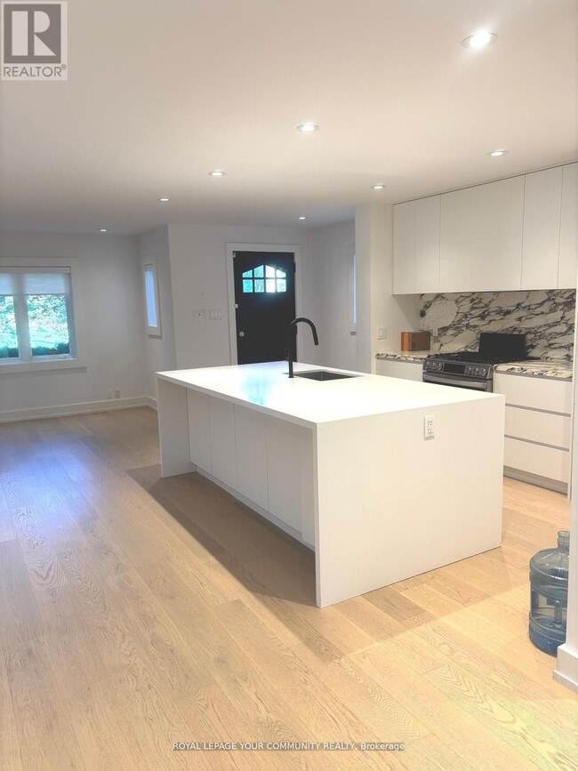 Photo du bâtiment - 495 St Germain Ave