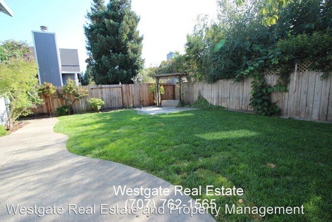 Building Photo - 4 br, 2.5 bath House - 7845 Montero Drive