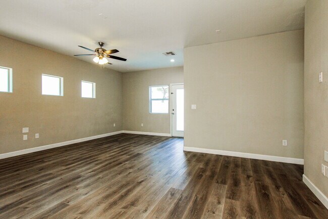 Foto del edificio - 1746 W Minton St