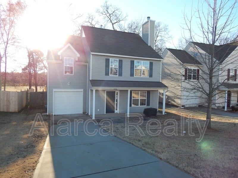 Primary Photo - 1546 Kindred Cir NW