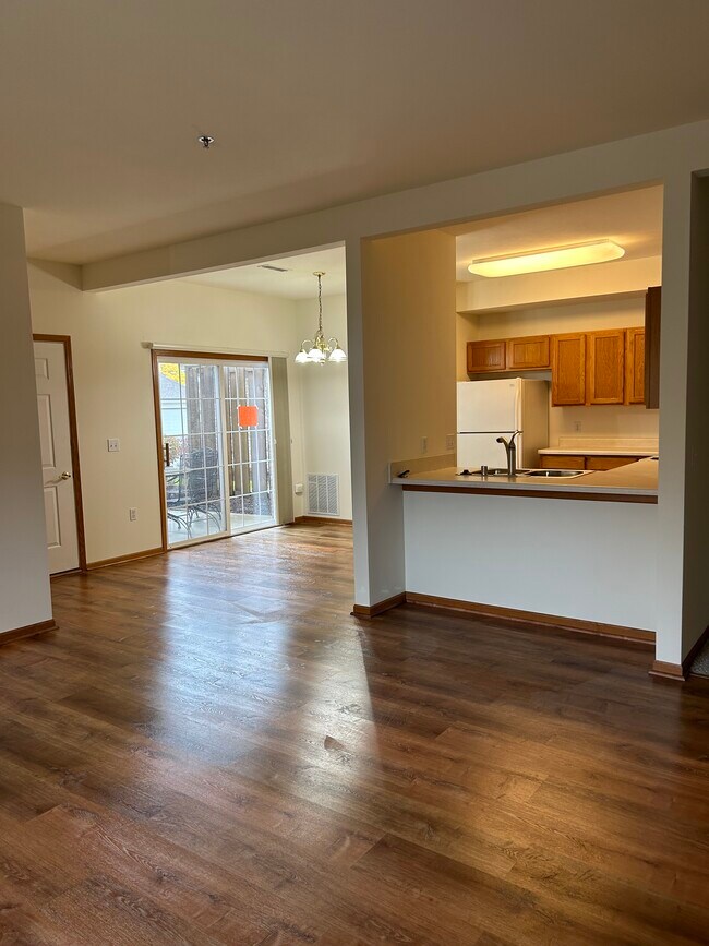 Building Photo - 14976 W Arrowhead Ln