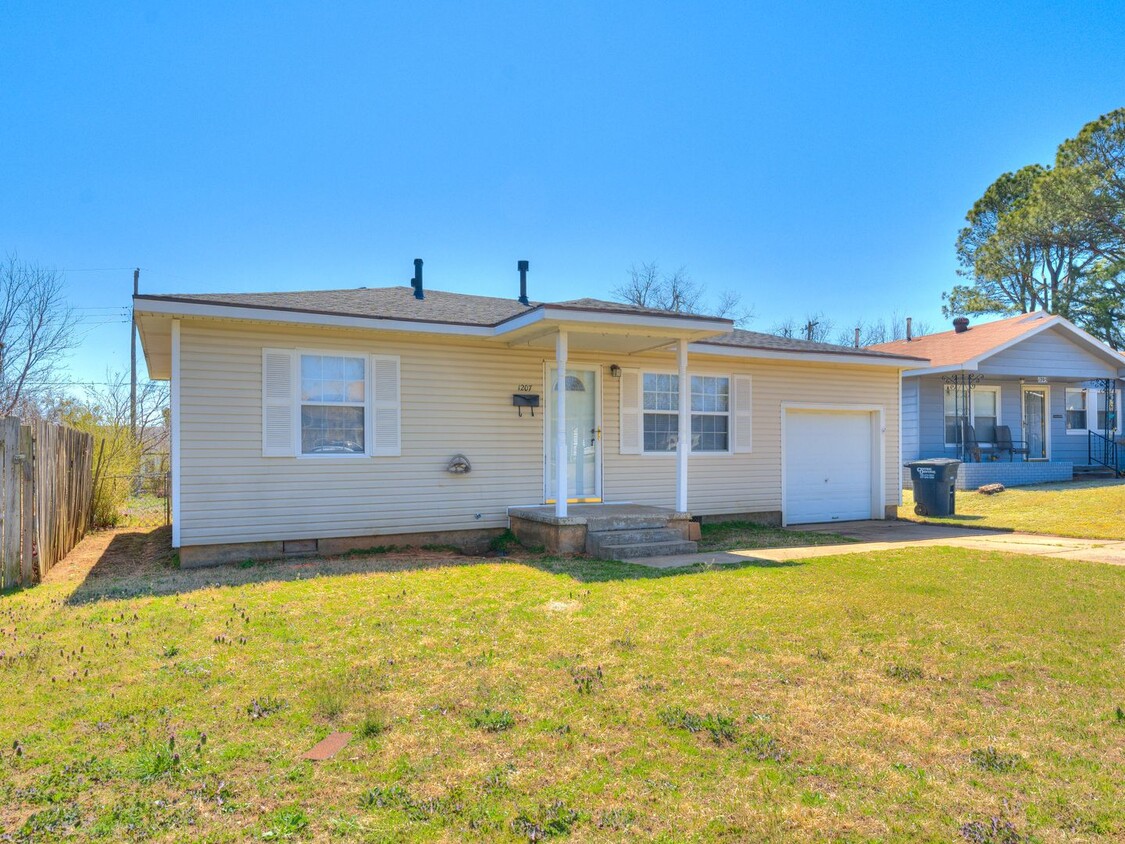 Foto principal - 2 bed, 1 bath in Shawnee OK