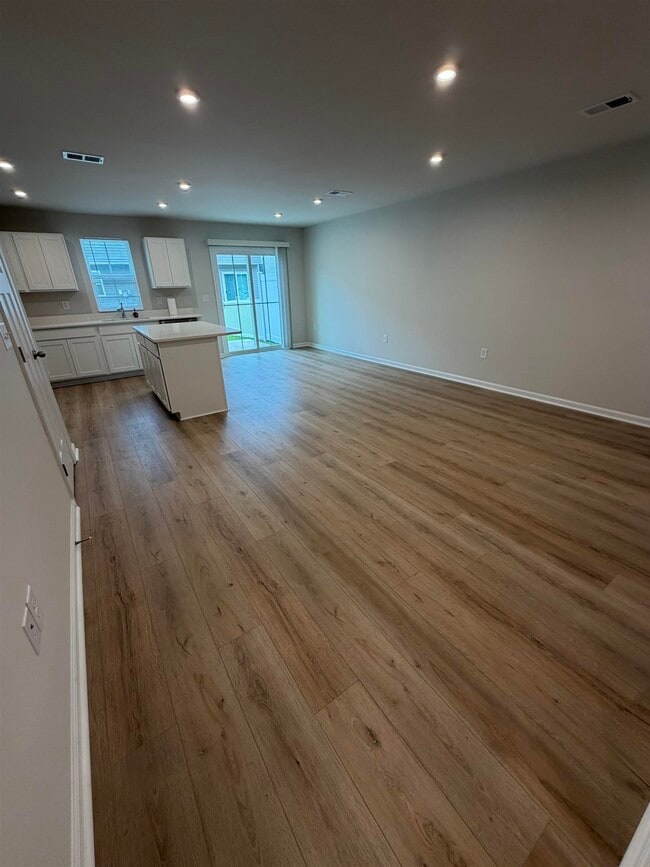 Building Photo - 157 Villa Grande St