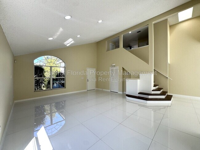 Building Photo - 2985 Viscount Cir