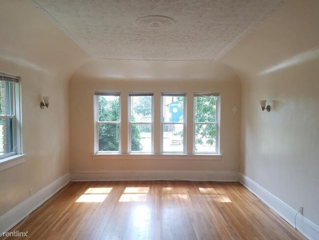 Foto del edificio - 136 W Meinecke Ave