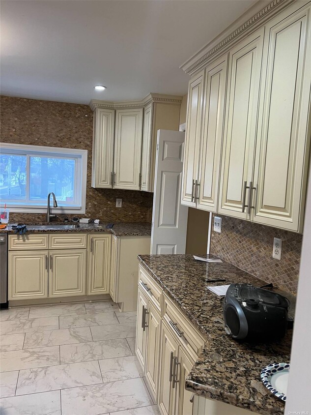 Foto principal - 605 Meacham Ave