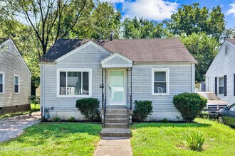 Building Photo - 1620 Phyllis Ave