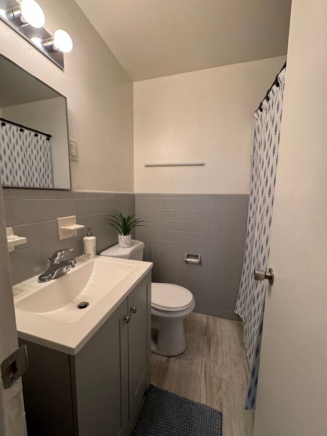 Foto del edificio - 206 E. Ayre St