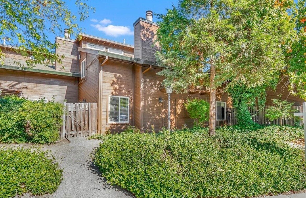 1311 Drake Dr Unit D, Davis, CA 95616 Condo for Rent in Davis, CA