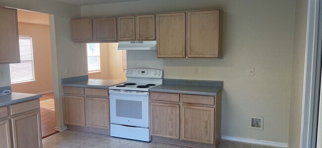 Foto del edificio - 3 br, 2.5 bath House - 8615 Cross Spring