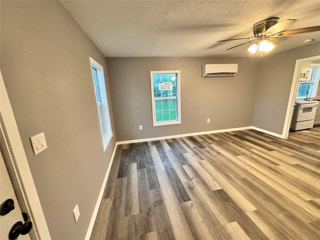 Foto del edificio - 303 E 6th St