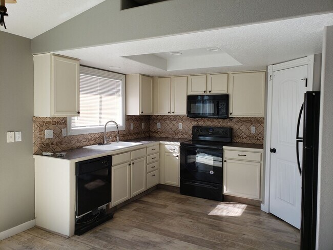 Foto del edificio - 3 Bed 2.5 Bath House