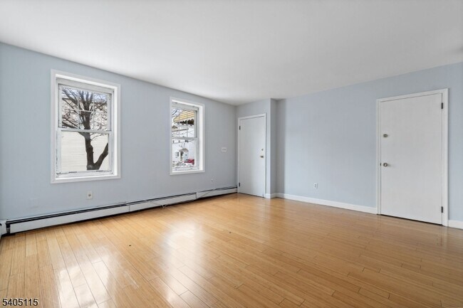 Foto del edificio - 120 Grant Ave