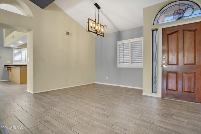 Building Photo - 16035 N 10th St