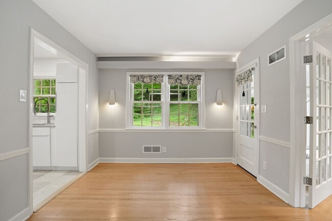 Building Photo - 35 Skylark Rd