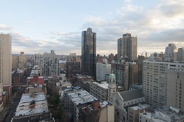 Foto principal - 360 E 88th St