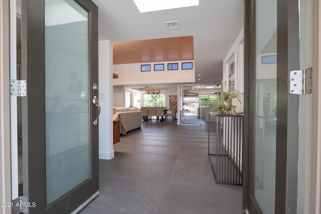 Building Photo - 8101 E Del Timbre Dr
