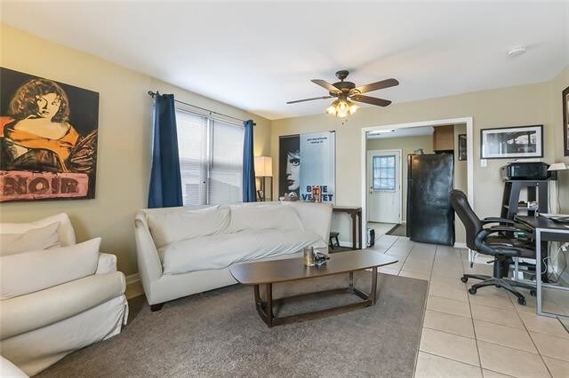 Foto del edificio - 5303 Warrington Dr