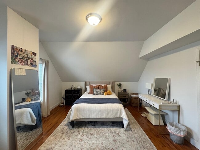 Building Photo - 25 4th St