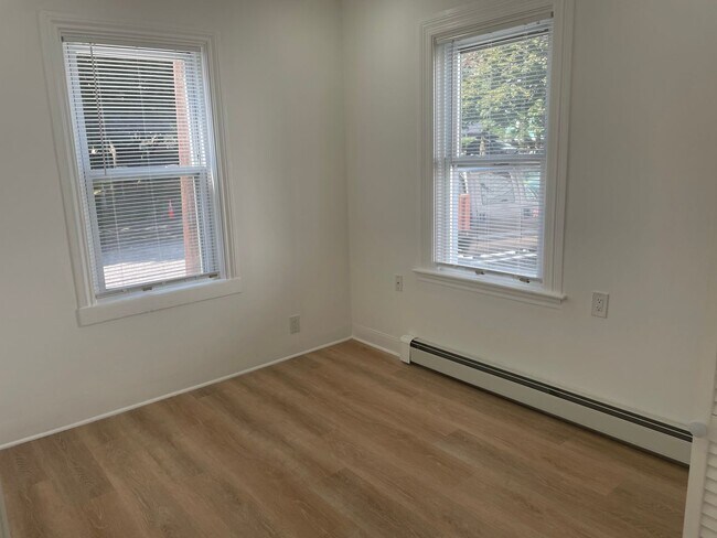 Foto del edificio - *205 Ives Street