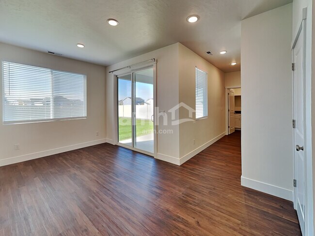 Building Photo - 9357 W Clancey Court
