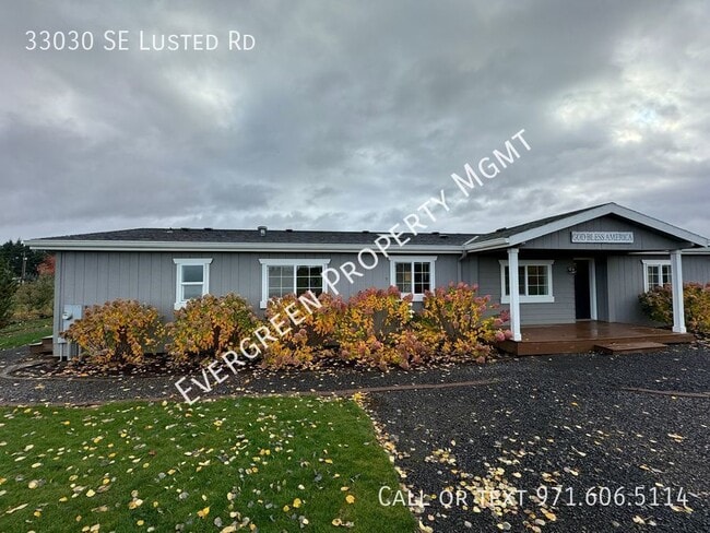 Building Photo - MT HOOD VIEW! - Spacious, Light, and Brigh...