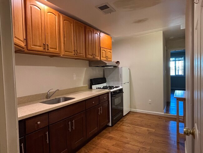 Cocina comedor - 1477 26th Ave