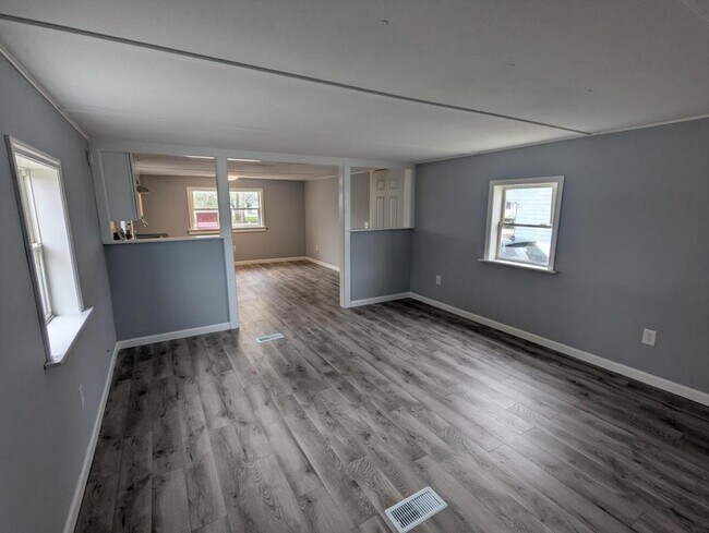Foto del edificio - 611 W Matthews St