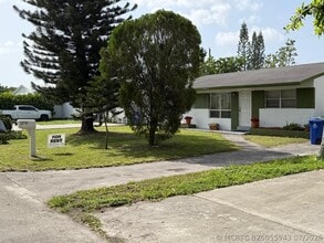 Building Photo - 6328 SW 20th St