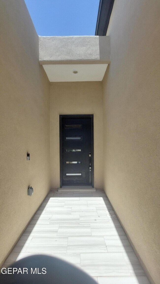 Foto del edificio - 12349 Desert Wolf Ave
