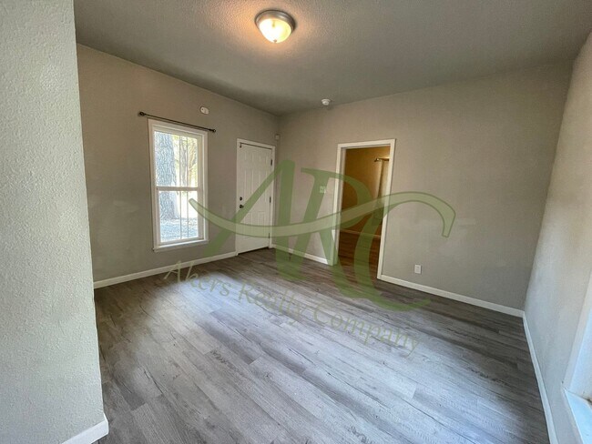 Foto del edificio - 1444 Cypress St