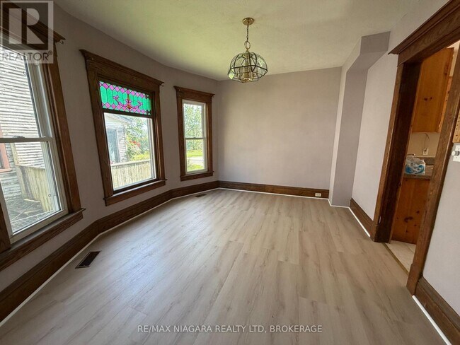 Photo du bâtiment - 4712 Cookman Crescent
