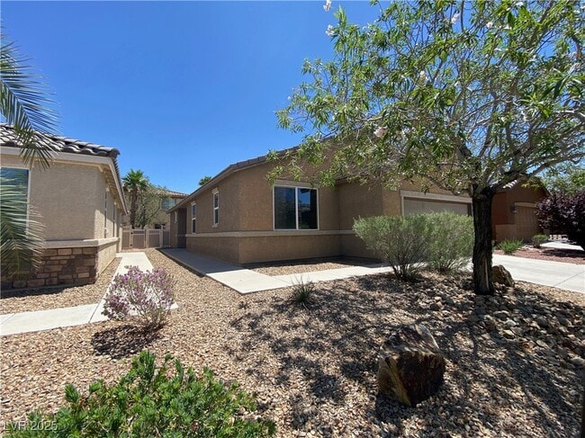 Building Photo - 1000 Aspen Cliff Dr