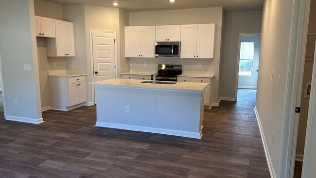 Building Photo - 1016 Harbor Dr