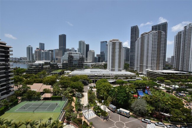 Foto del edificio - 540 Brickell Key Dr