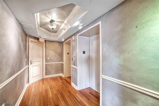 Foto del edificio - 2104 W First St