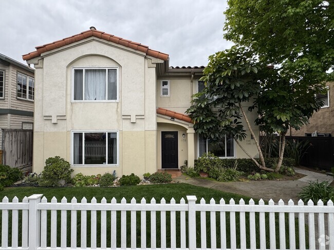 Building Photo - 1139 Thomas Ave