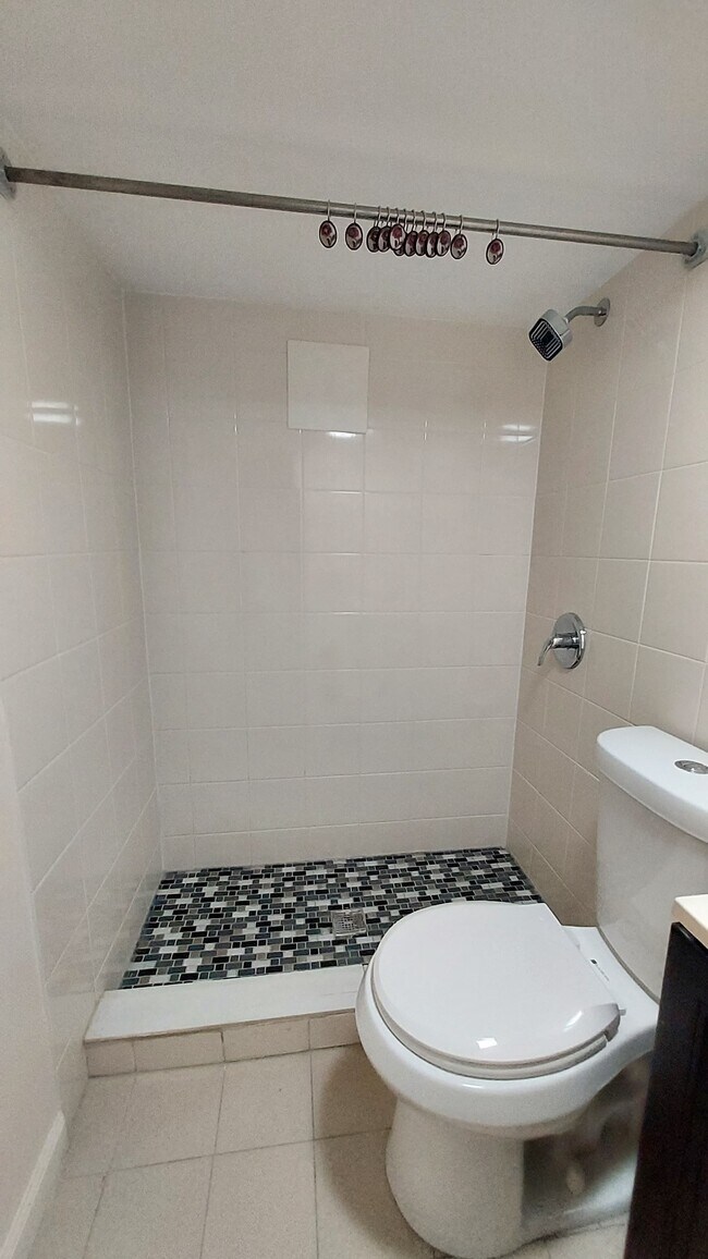 Foto del edificio - 9443 226th St