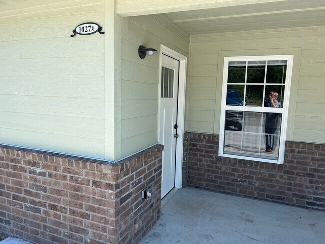 Foto del edificio - 1025-1027 S Cherokee Ave