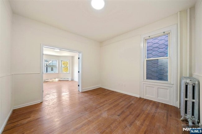 Foto del edificio - 8 Cooper Pl