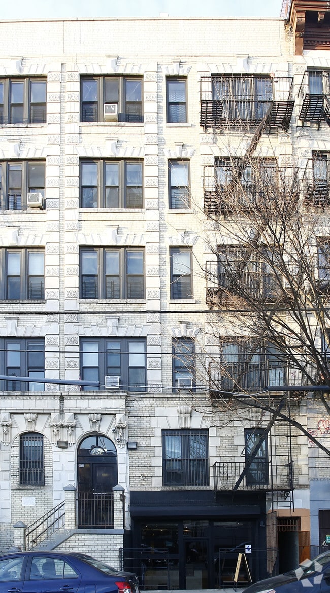 Building Photo - 232 Metropolitan Ave