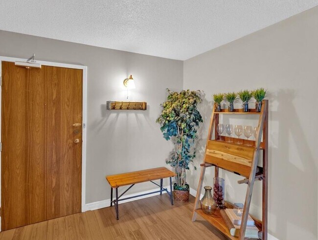 Photo du bâtiment - 150 Park St W