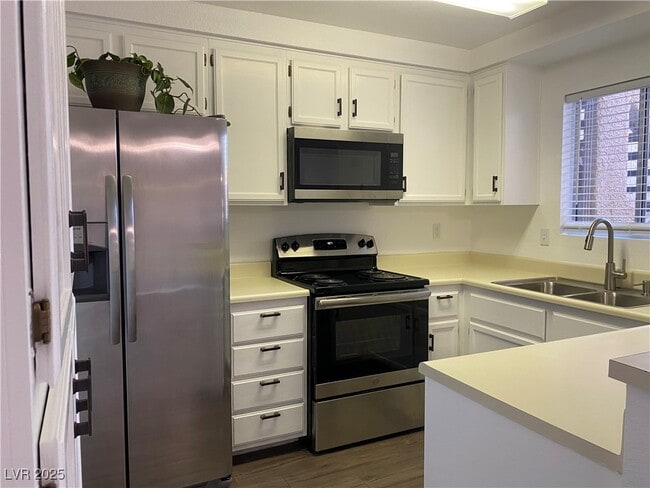 Foto del edificio - 2160 Highpointe Dr